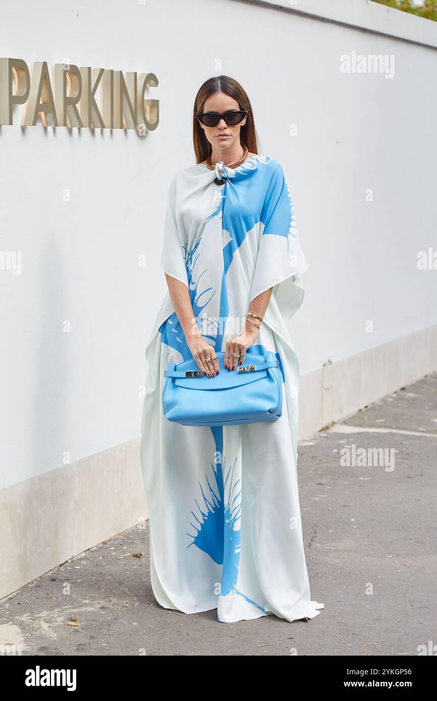 Dress color white gold black blue hi-res stock photography and images -  Alamy