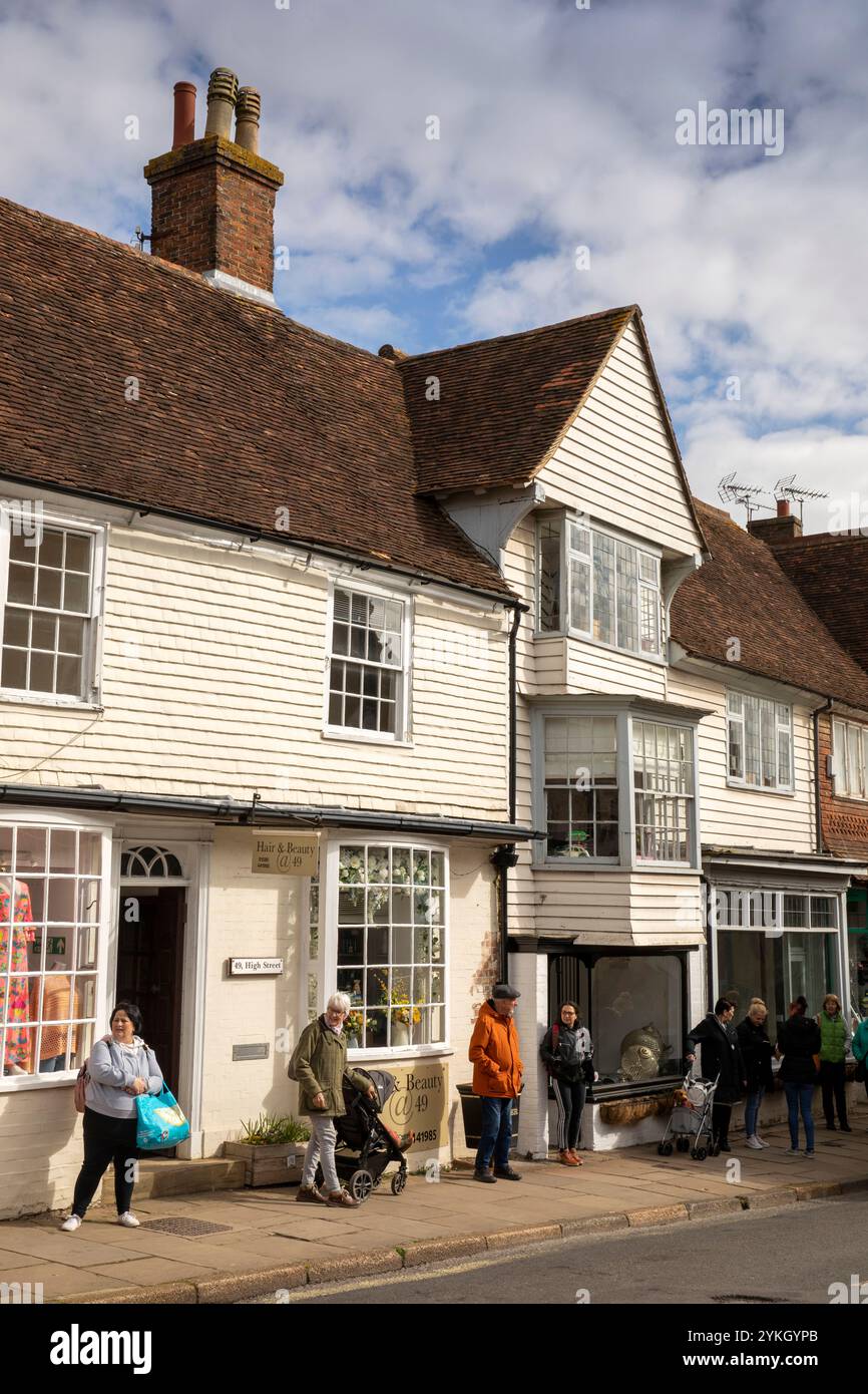 UK, Kent, Weald of Kent, Cranbrook, High Street, weatherboarded shops and houses Stock Photo