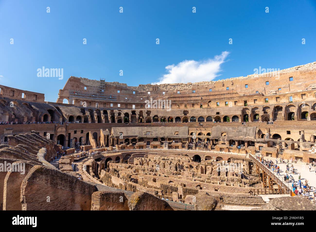 Tourists romes colosseum hi-res stock photography and images - Alamy