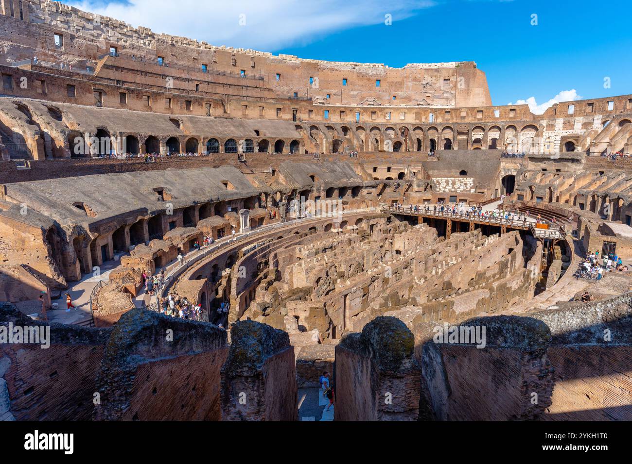 Tourists romes colosseum hi-res stock photography and images - Alamy