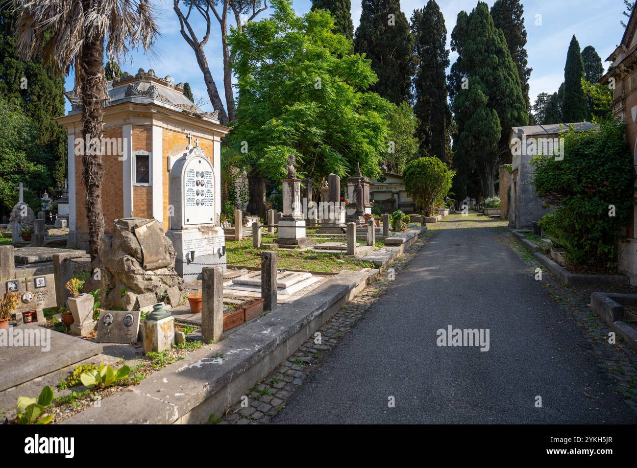 Verano monumental cemetery hi-res stock photography and images - Alamy