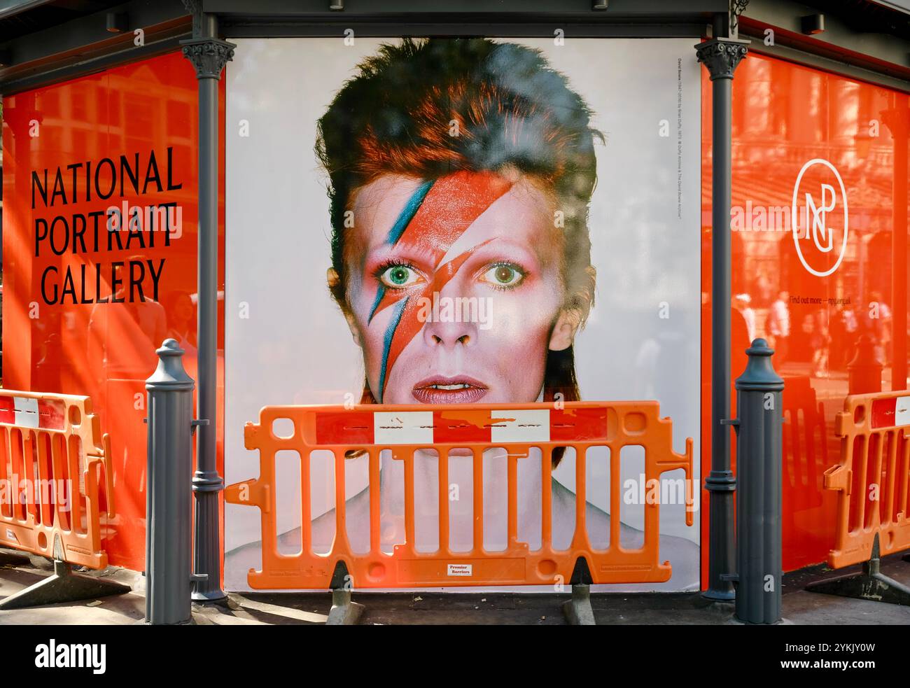 David bowie portrait hi-res stock photography and images - Alamy David bowie portrait hi-res stock photography and images - Alamy