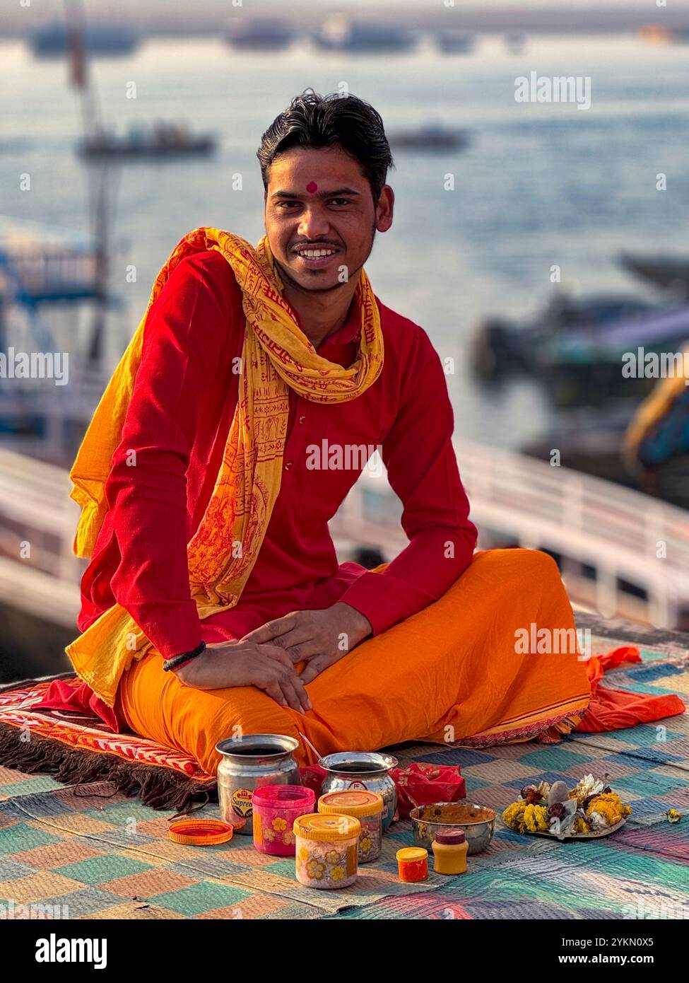 Indian man in traditional attire hi-res stock photography and images ...