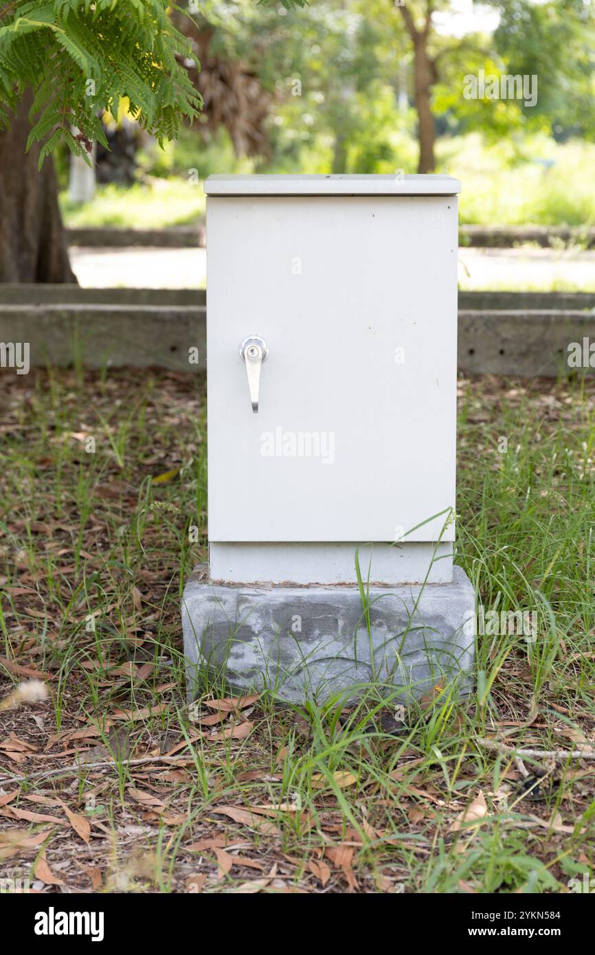Outdoor electrical box stands hi-res stock photography and images - Alamy