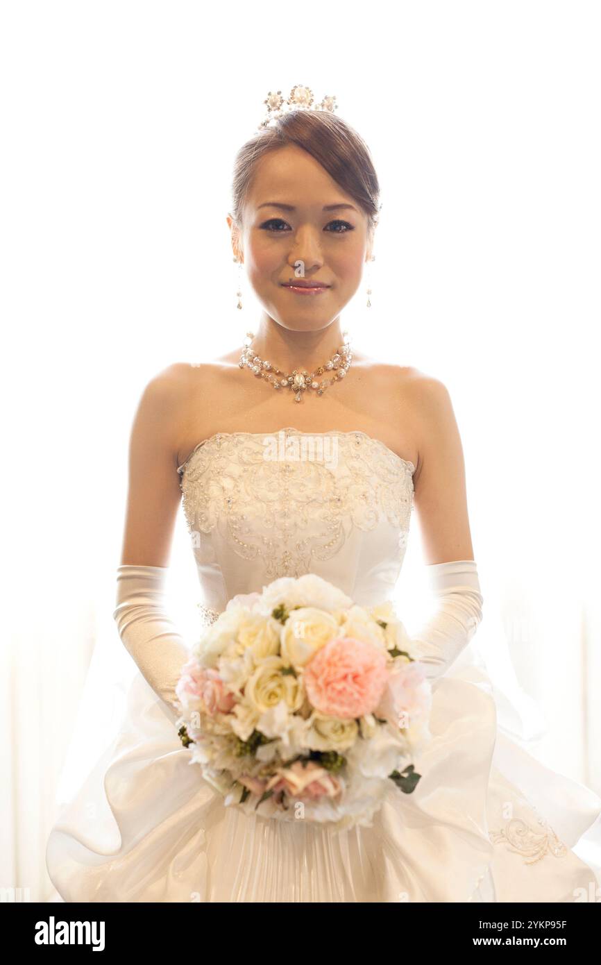 Smiling happy bride wedding bouquet hi-res stock photography and images ...