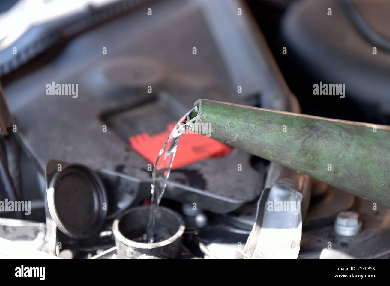 Car radiator tank hi-res stock photography and images - Alamy