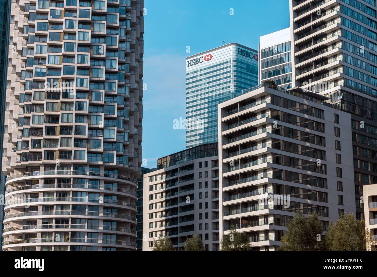 Canary Wharf residential construction In london Stock Photo - Alamy