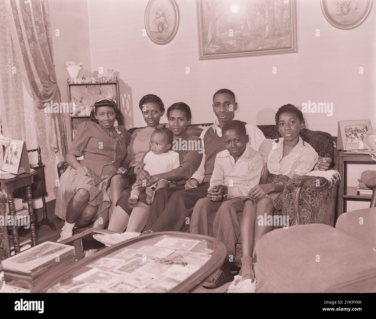 1940s Family Life In America 1930s Family Hi Res Stock Photography And