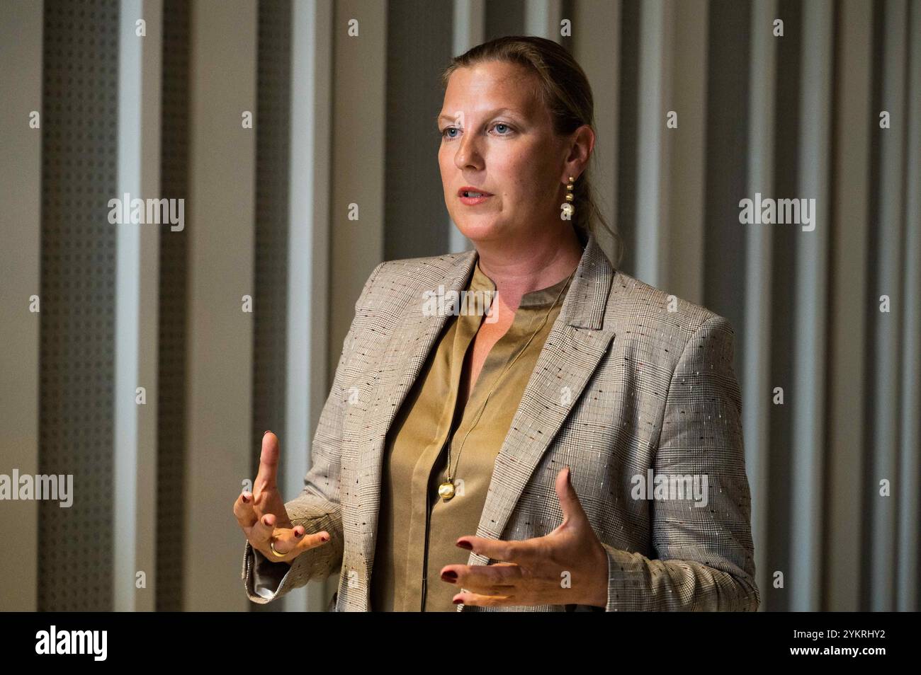 Hanover, Germany. 19th Nov, 2024. Carina Hermann, Parliamentary Secretary of the CDU state parliamentary group, makes a statement in the Lower Saxony state parliament. In the dispute over the payment of a close employee of Minister President Weil (SPD), State Chancellery head Mielke (SPD) was sworn in to the committee of inquiry. Credit: Alicia Windzio/dpa/Alamy Live News Stock Photo