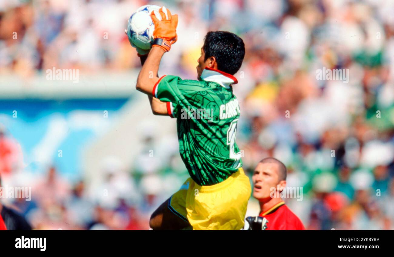 Jorge campos mexico world cup hi-res stock photography and