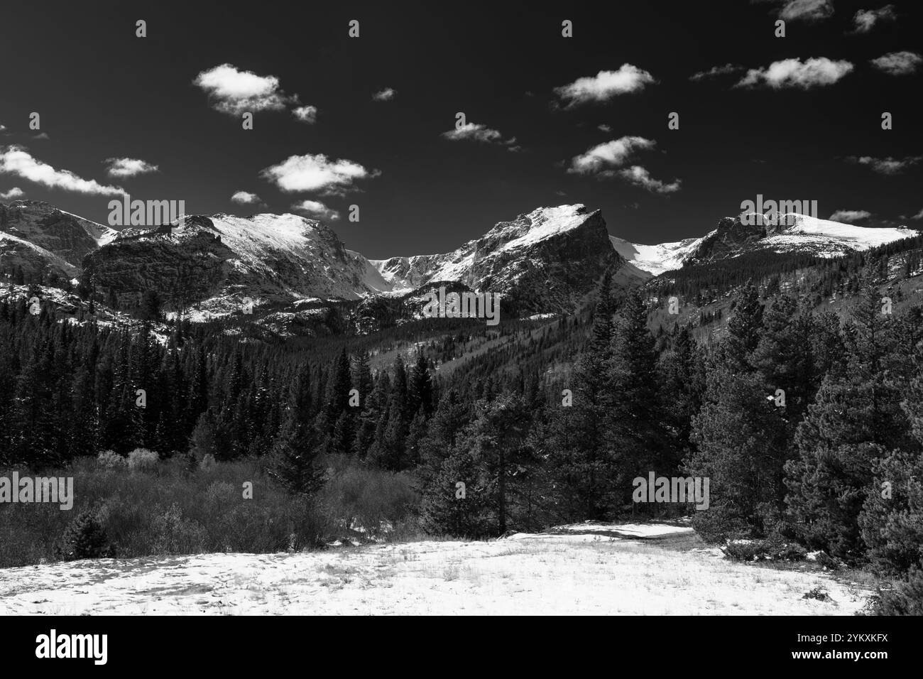 Alpine scenery rocky mountains Black and White Stock Photos & Images ...