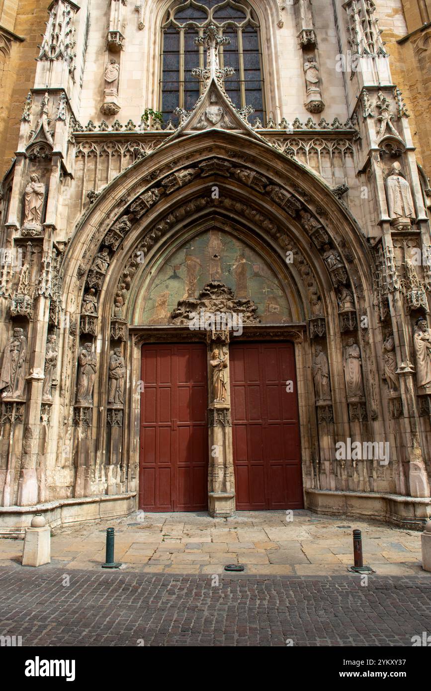 The aix en provence region hi-res stock photography and images - Alamy