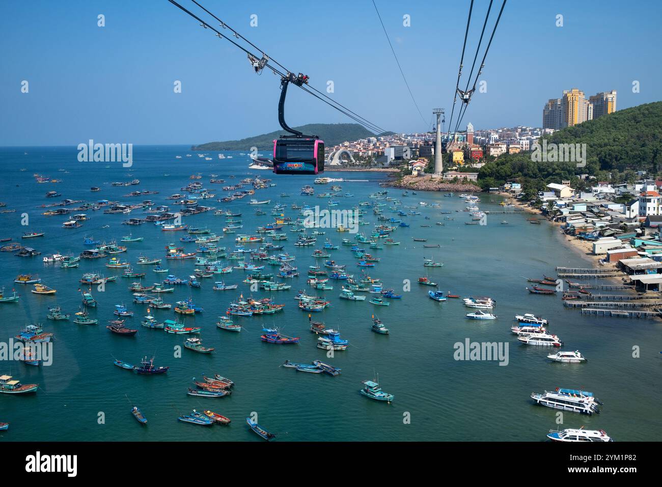 Cable Car Ride To Sunworld Hon Thom On Phu Quoc Island In Vietnam Stock cable-car-ride-to-sunworld-hon-thom-on-phu-quoc-island-in-vietnam-stock