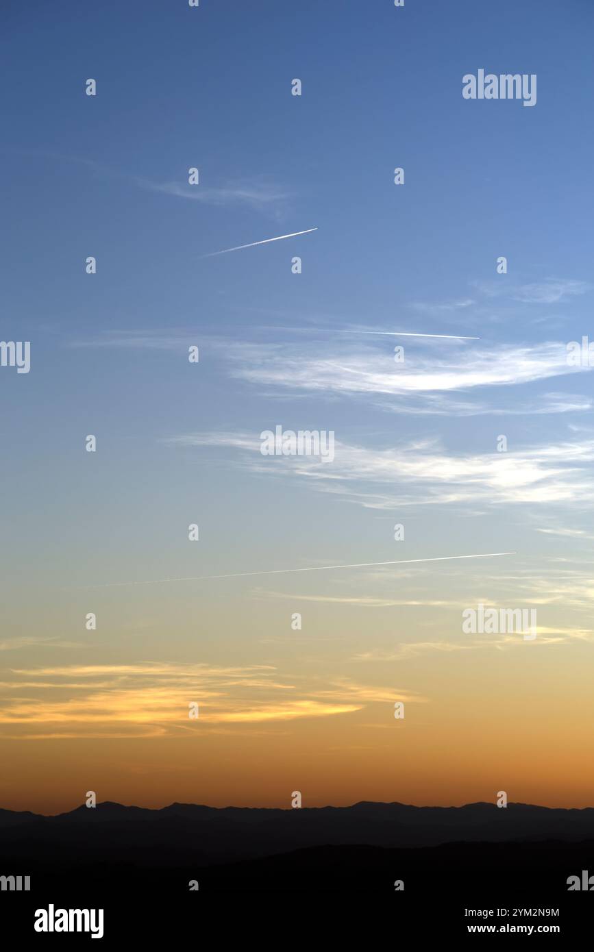 Aereo e cielo hi-res stock photography and images - Alamy