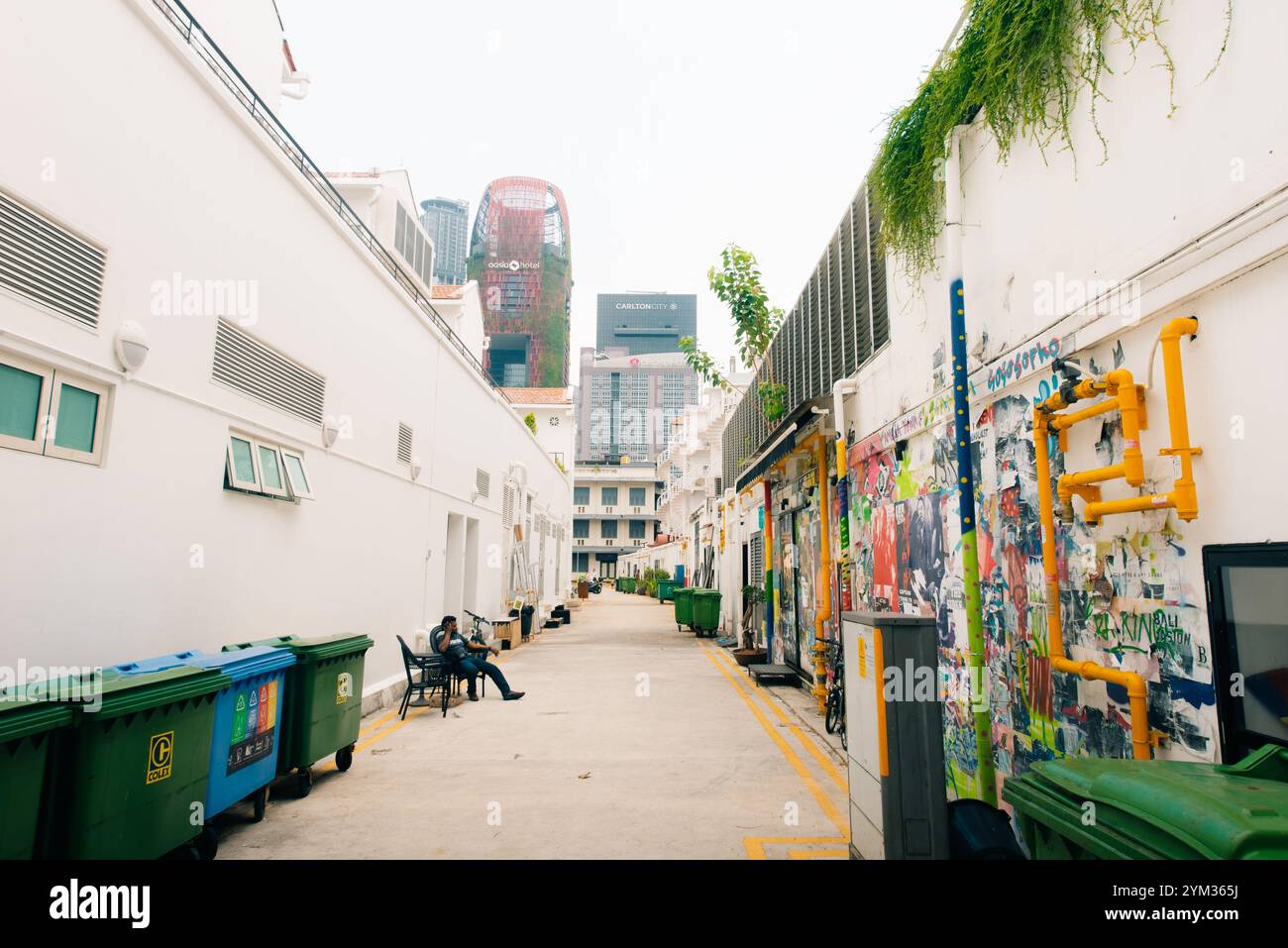 Little india singapore high street hi-res stock photography and images ...