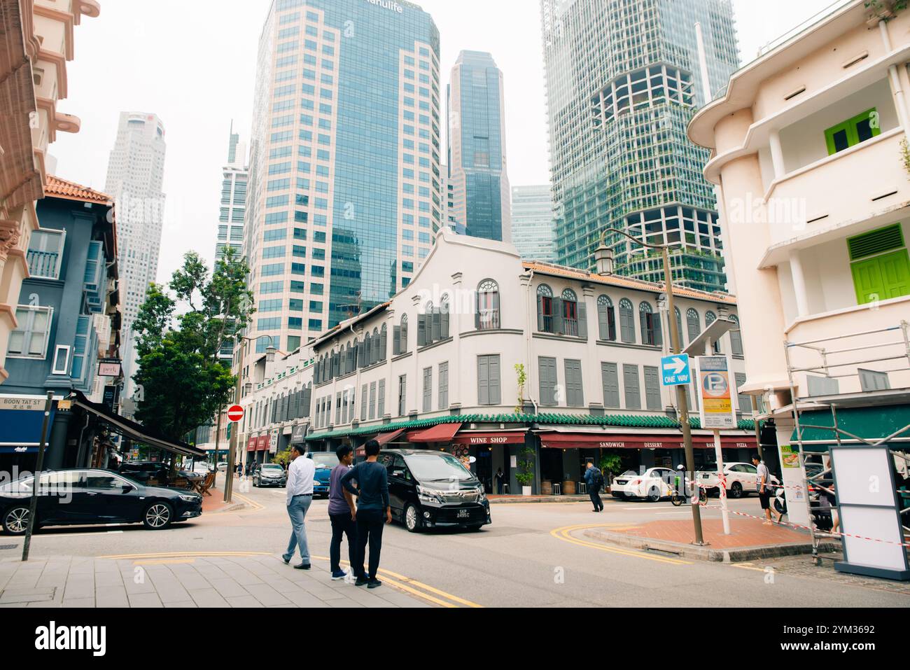 Little india singapore high street hi-res stock photography and images ...