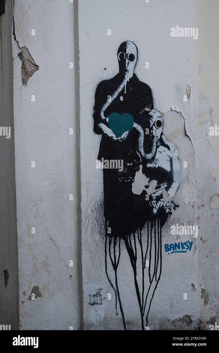 Banksy heart hi-res stock photography and images - Alamy
