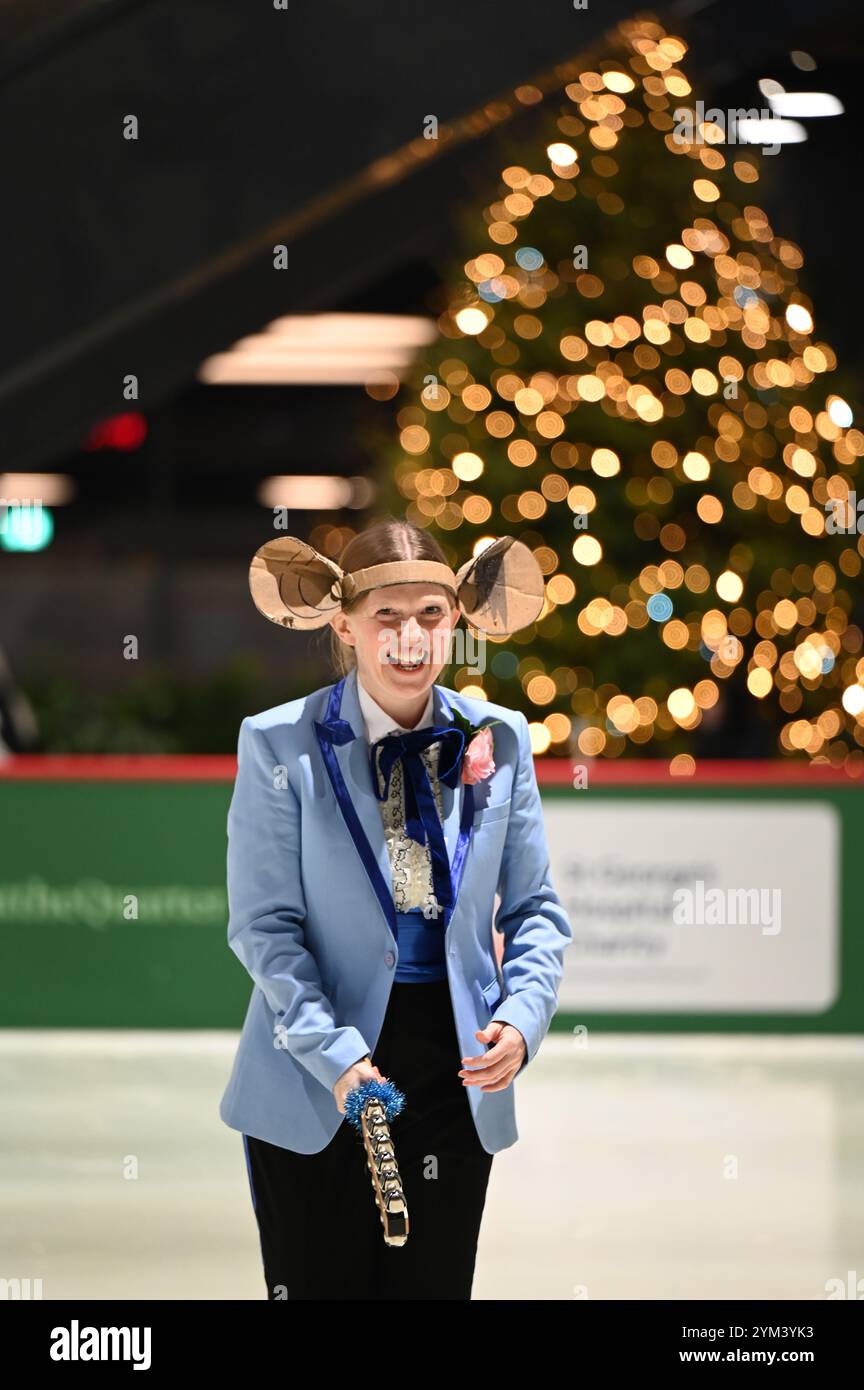 THE CAST OF POLKA THEATRE’S FESTIVE SHOW THE NUTCRACKER IN COSTUME ON ...