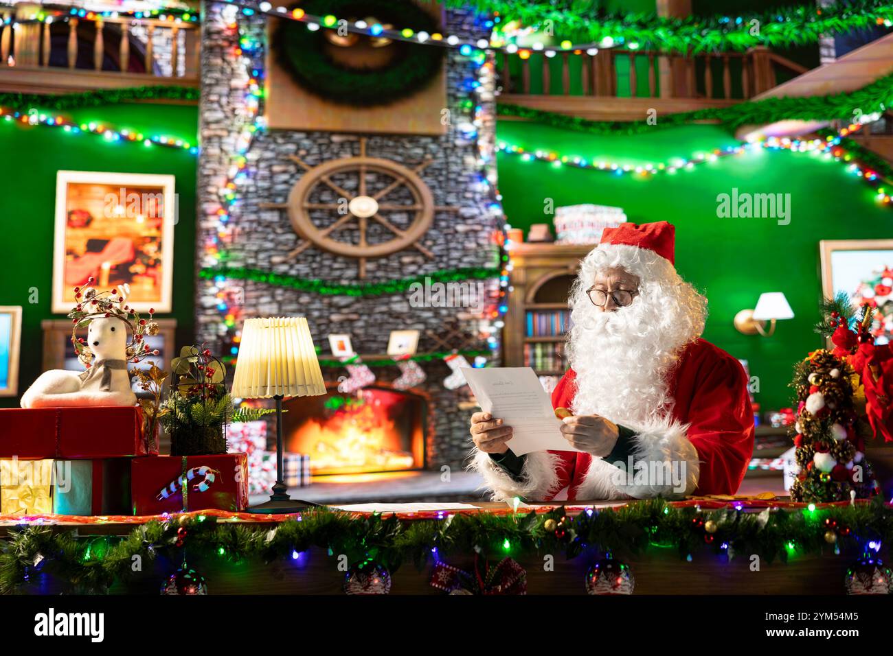 Naughty santa hi-res stock photography and images - Page 16 - Alamy, image size:1300x956