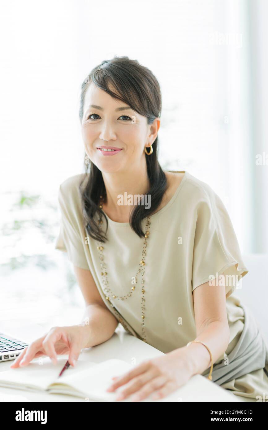 Japanese women 40's hi-res stock photography and images - Alamy