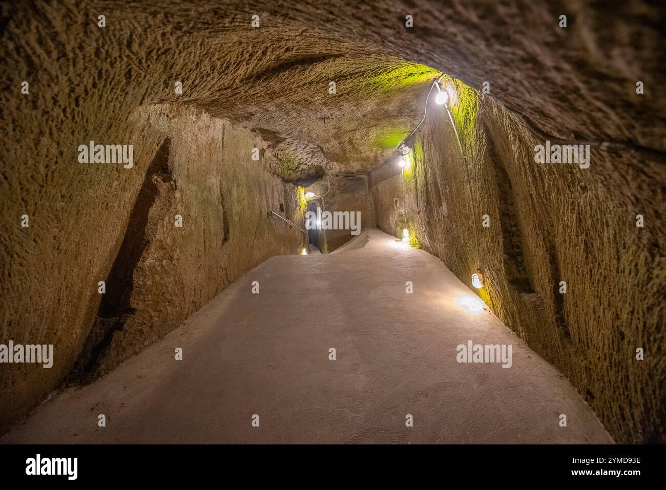 naples-historical-center-underground-naples-aqueduct-cistern-of-the