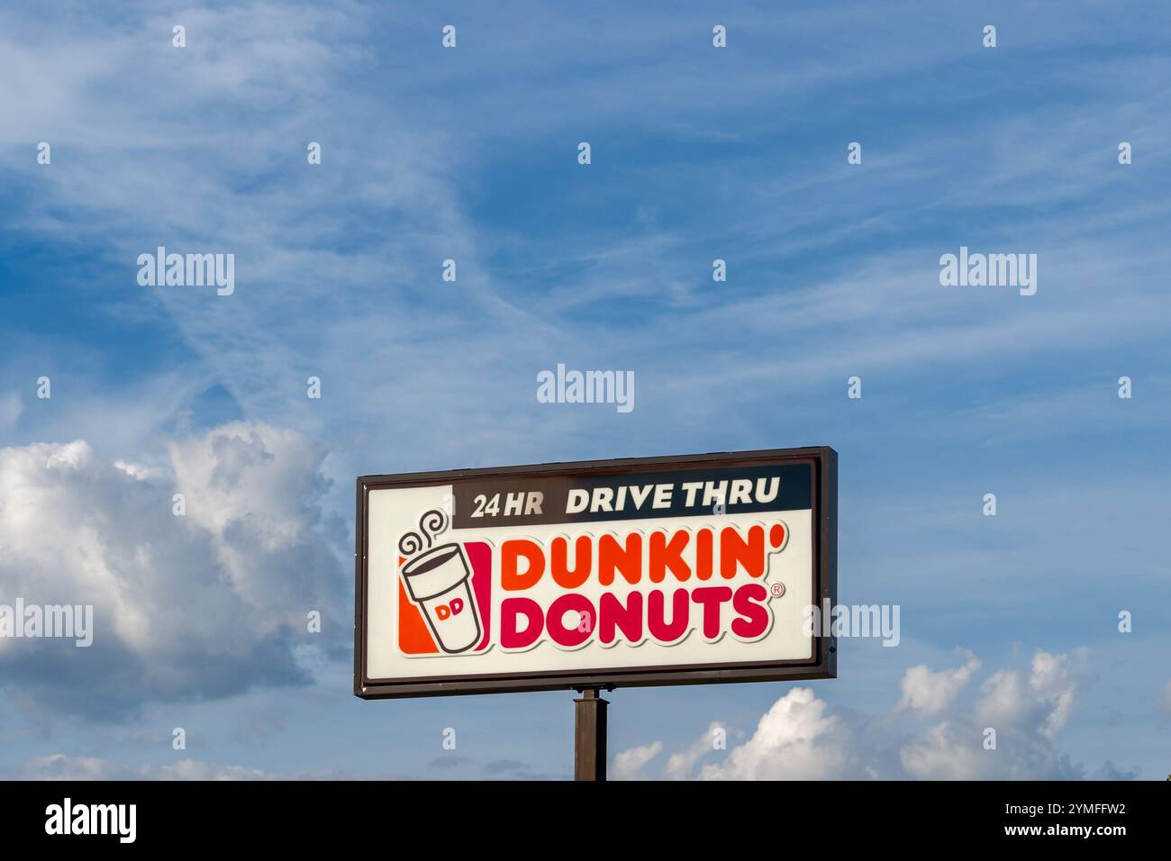 Dunkin donuts sign hi-res stock photography and images - Alamy