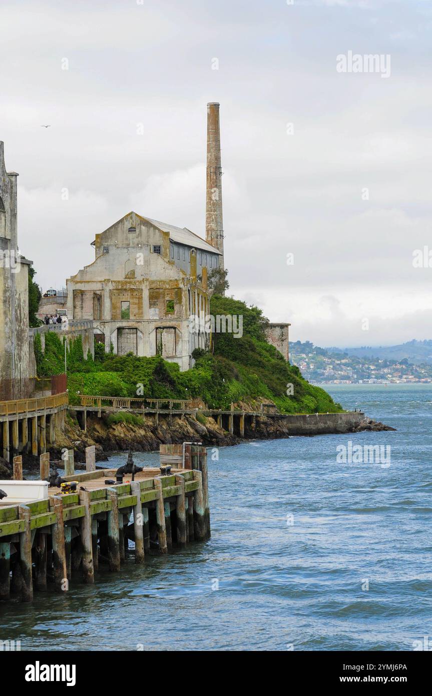 Alcatraz Island and iconic structures in San Francisco Bay Stock Photo ...
