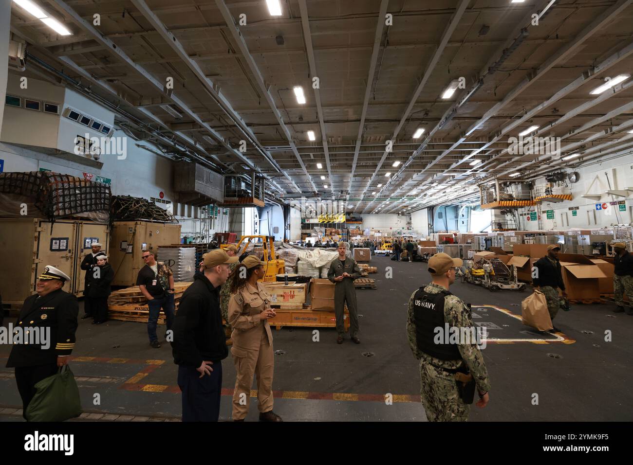 The Us Nuclear Powered Aircraft Carrier Uss George Washington Arrives