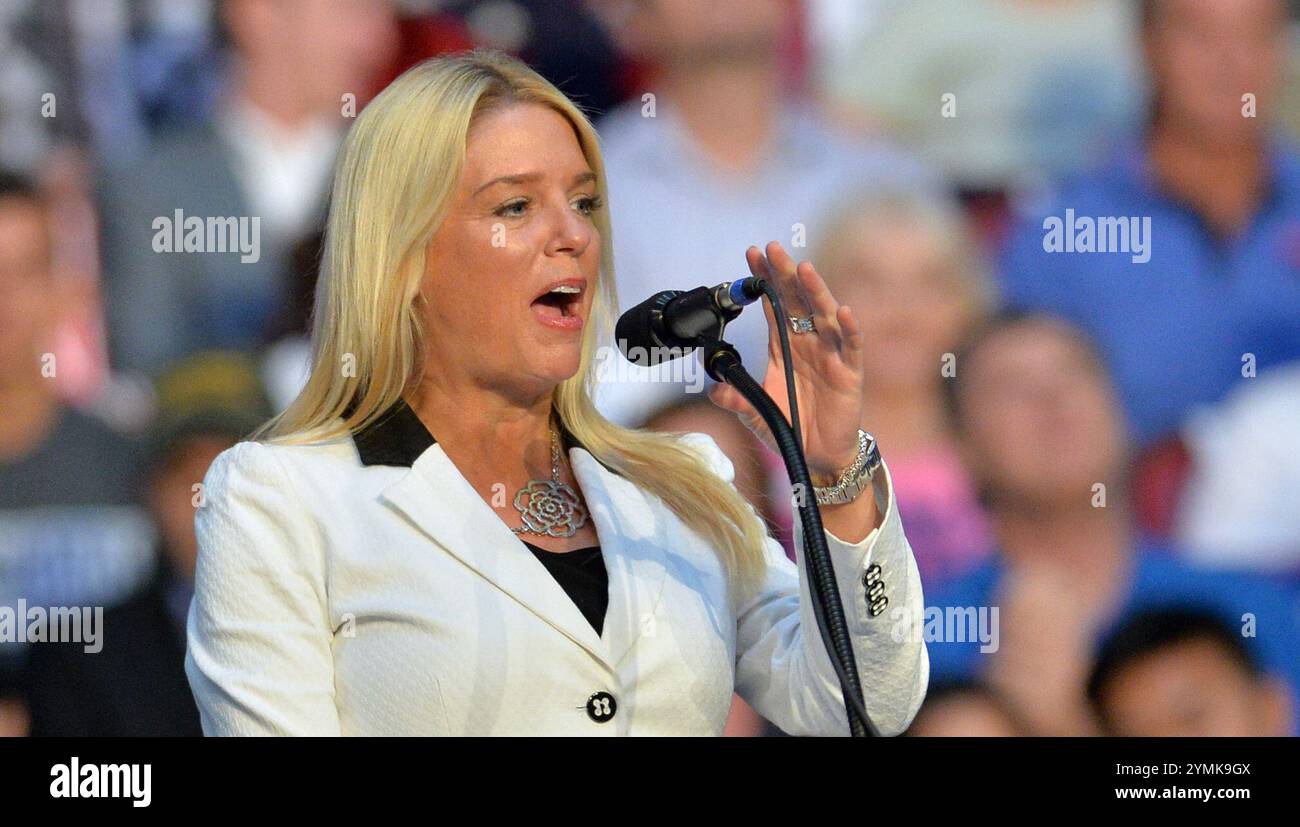 SUNRISE, FL - AUGUST 10: Pam Bondi speaks during a Trump rally. Pamela Jo 'Pam' Bondi is an American attorney, politician and member of the Republican Party who serves as the current Attorney General of Florida at The BB&T Center on August 10, 2016 in Sunrise Florida People: Pam Bondi Credit: Storms Media Group/Alamy Live News Stock Photo