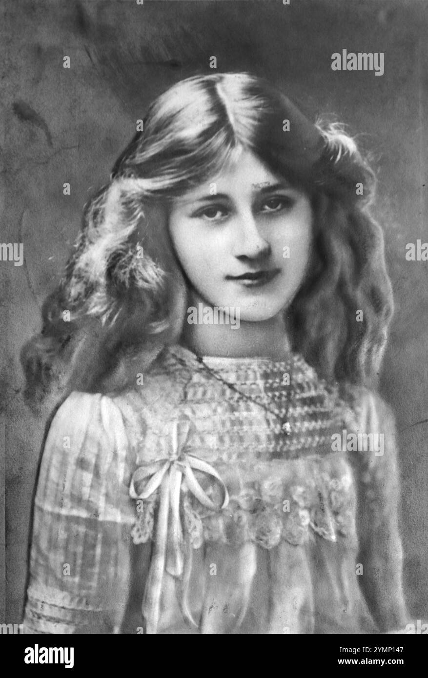 J beagles and co hi-res stock photography and images - Alamy, image size:877x1390