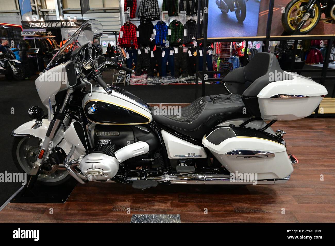 bmw-r18-transcontinental-stock-photo-alamy