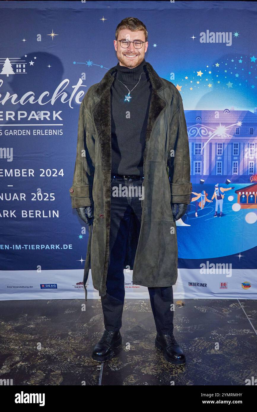 Linus Weber - Eroeffnung Weihnachten im Tierpark Friedrichsfelde in ...