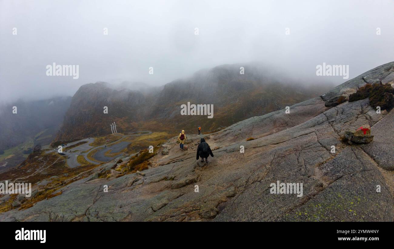 Group hikers on rocky terrain hi-res stock photography and images - Alamy