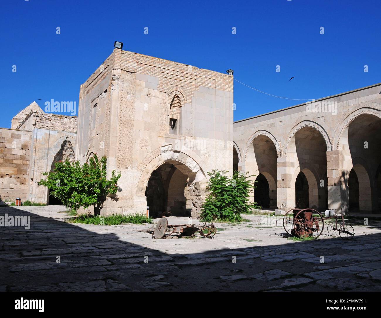 located-in-aksaray-turkey-this-caravanserai-was-built-in-the-13th
