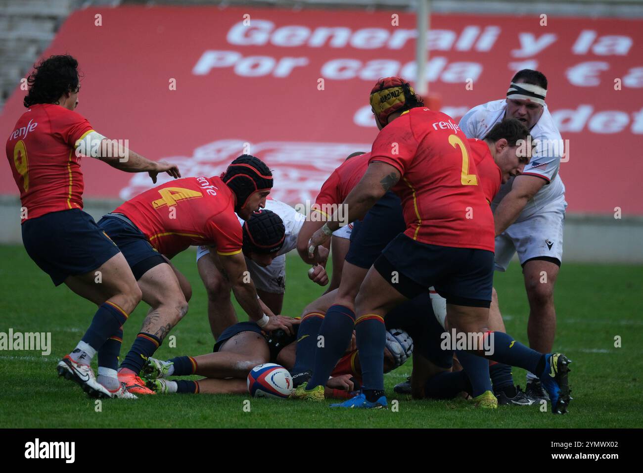 Players in action during the friendly rugby match between the Spanish ...