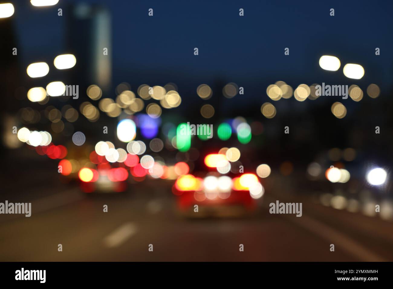 Defocused traffic lights in evening hi-res stock photography and images ...