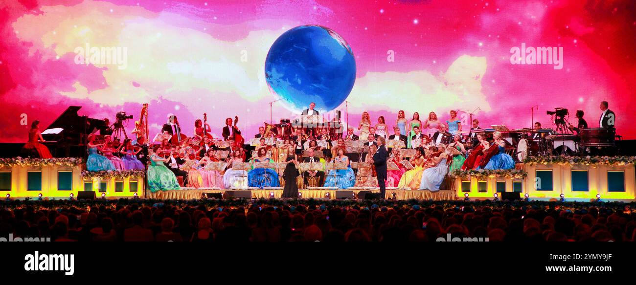 Hallenstadion Zuerich. 22nd Nov, 2024. Zurich, Switzerland - November 22, 2024: André Rieu performs with his Johann Strauss Orchestra and Emma Kok at Hallenstadion Zuerich. Concert, Konzert, Mandoga Media Germany Credit: dpa/Alamy Live News Stock Photo