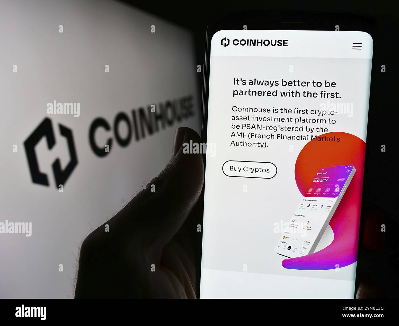 Online money transfer hi-res stock photography and images - Alamy