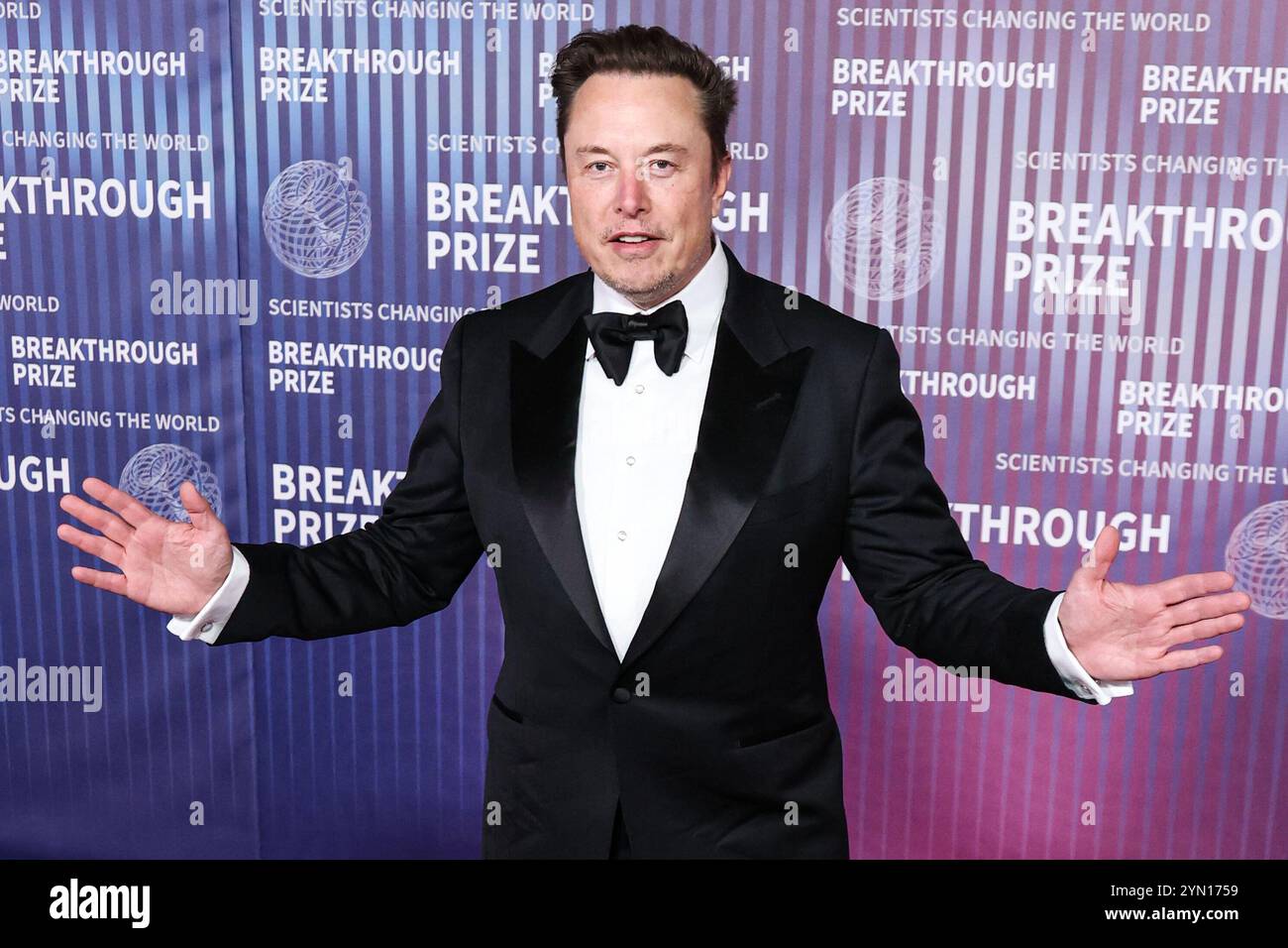 (FILE) Elon Musk Is Pushing U.S. Vice President-elect JD Vance Aside As