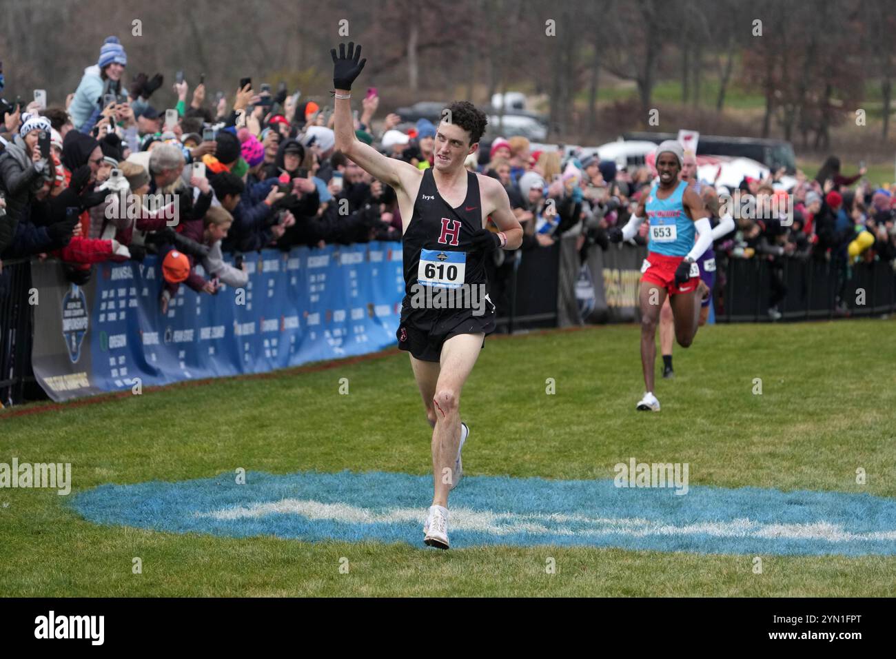 Graham Blanks of Harvard wins the men #39 s race in a course record 28:37 2 Graham Blanks of Harvard wins the men #39 s race in a course record 28:37 2