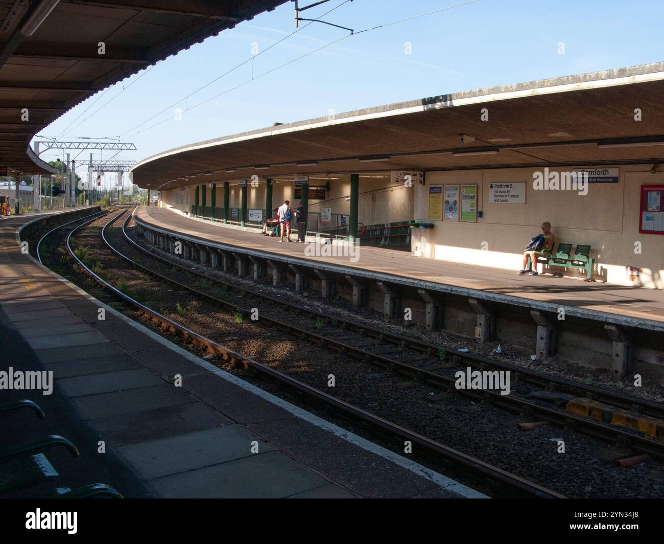 Curved railway platform, Carnforth Railway Station Stock Photo