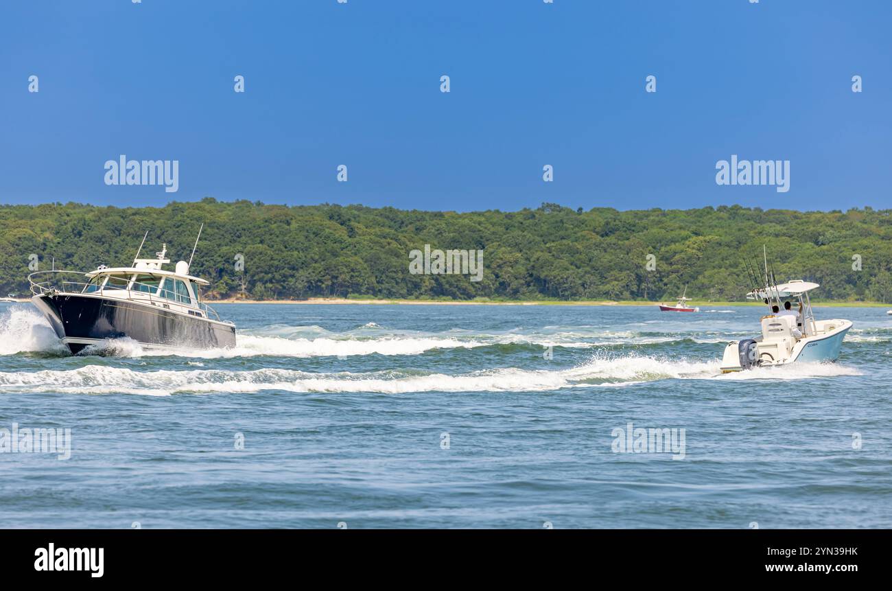 Hot summer boating hi-res stock photography and images - Alamy