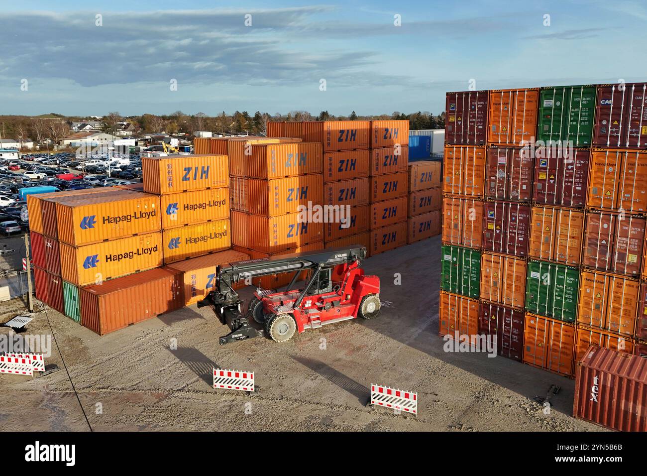 Topic picture German economy, export / container depot container ...
