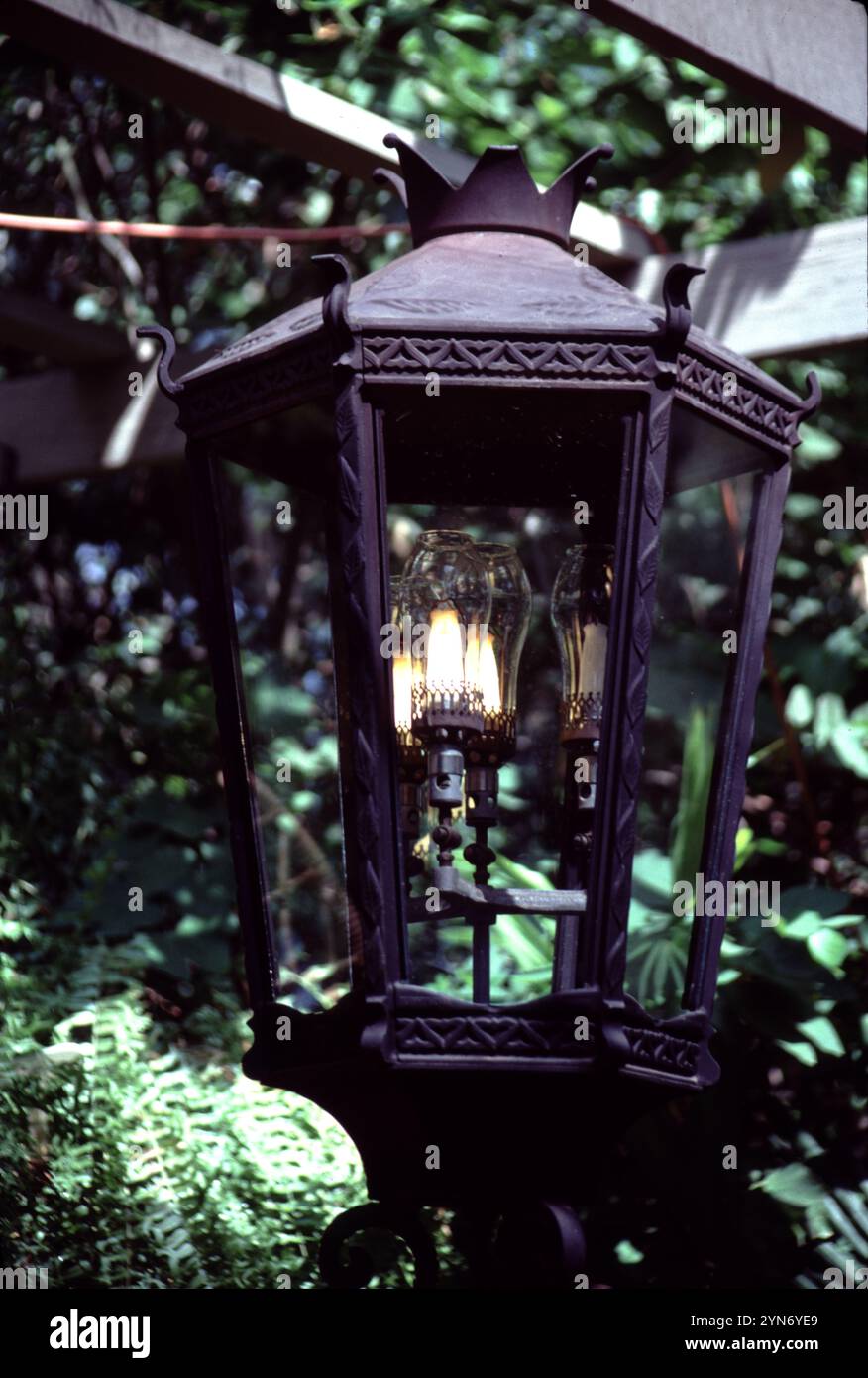 Savanna georgia gas street lamps hi-res stock photography and images ...