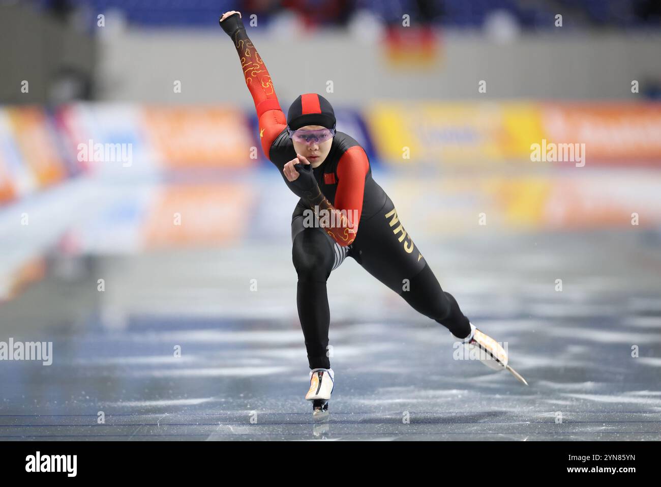 Nagano, Japan. 24th Nov, 2024. Shihui Yu (CHN) Speed Skating : ISU ...