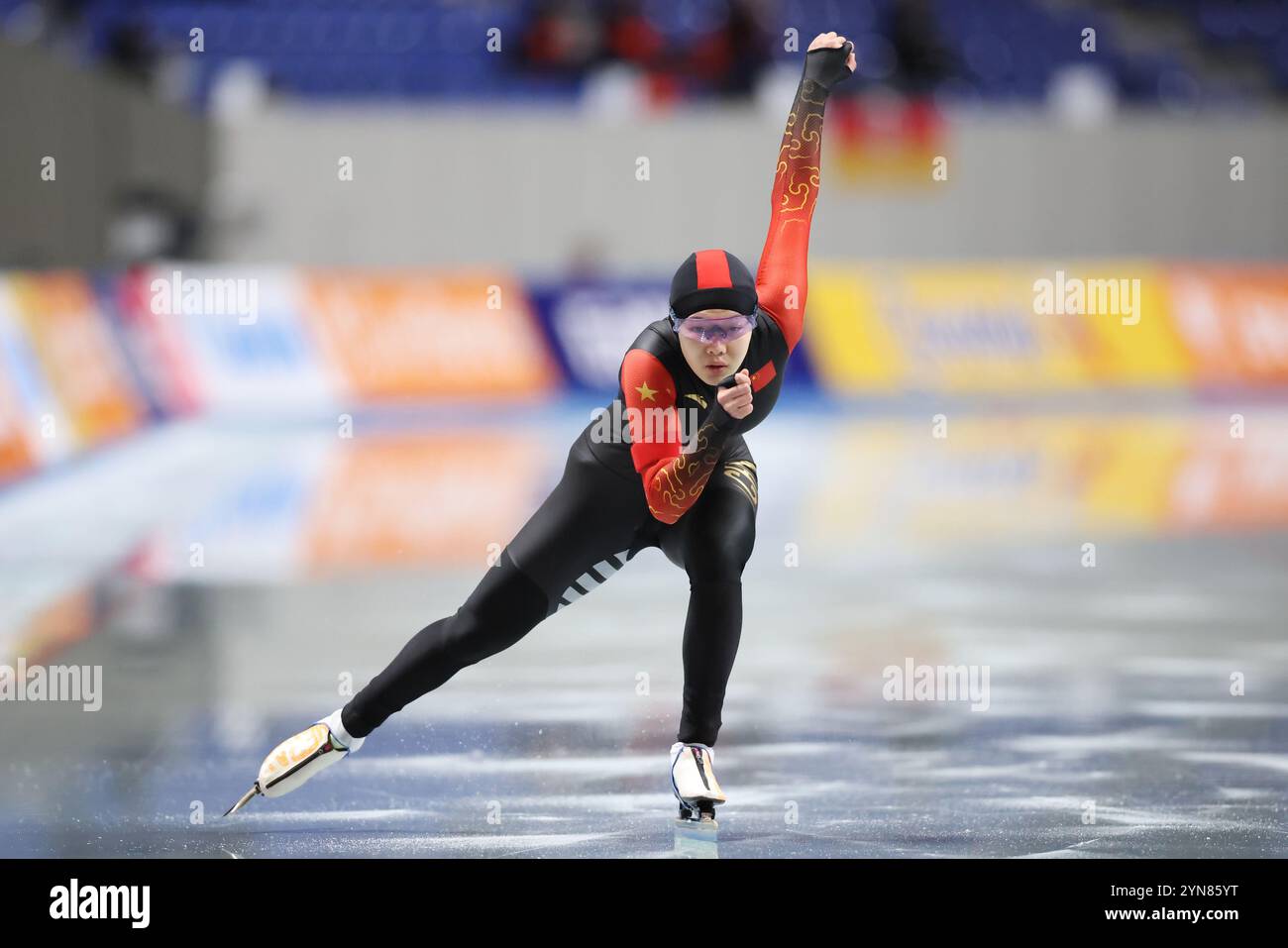 Nagano, Japan. 24th Nov, 2024. Shihui Yu (CHN) Speed Skating : ISU ...