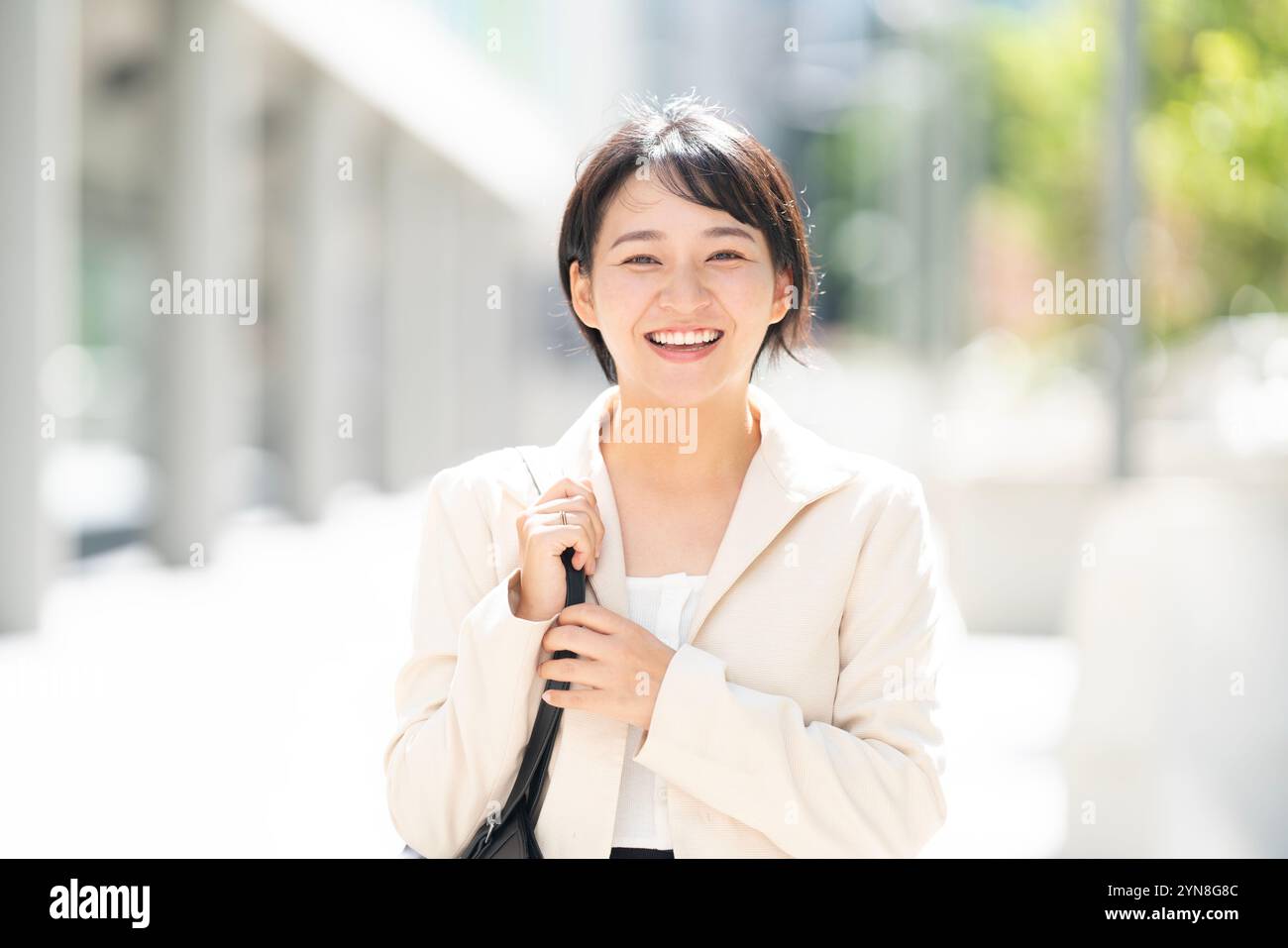 Business woman suit short hi-res stock photography and images - Alamy