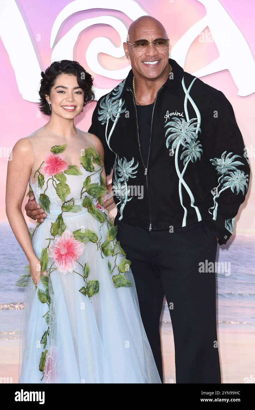 Auli i Cravalho und Dwayne Johnson bei der Premiere des Animationsfilms Moana 2 / Vaiana 2 im Cineworld Leicester Square. London, 24.11.2024 *** Auli i Cravalho and Dwayne Johnson at the premiere of the animated film Moana 2 Vaiana 2 at Cineworld Leicester Square London, 24 11 2024 Foto:xS.xVasx/xFuturexImagex moana 4200 Stock Photo