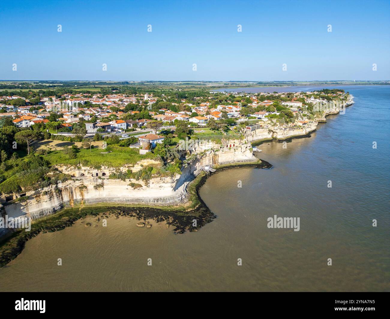 Gironde and Charente Heatwave Eases in Some Regions