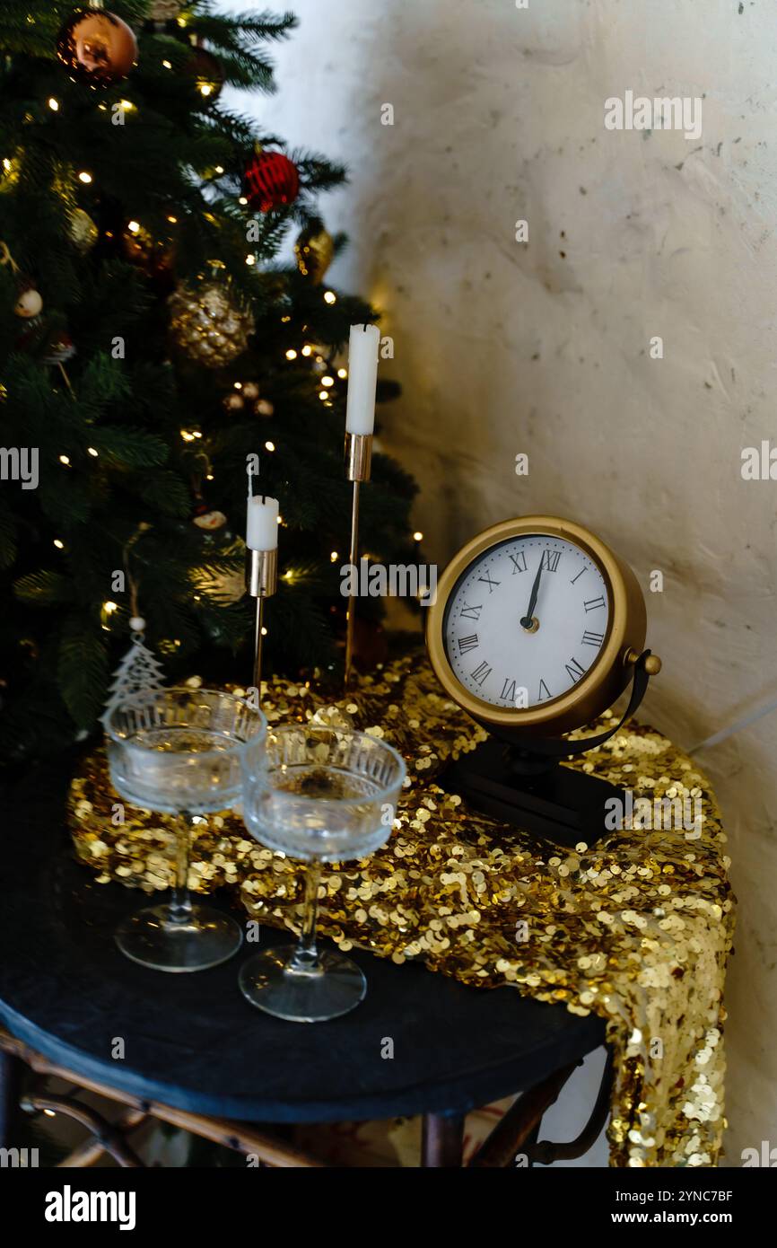 Happy birthday christmas tree hi-res stock photography and images - Alamy